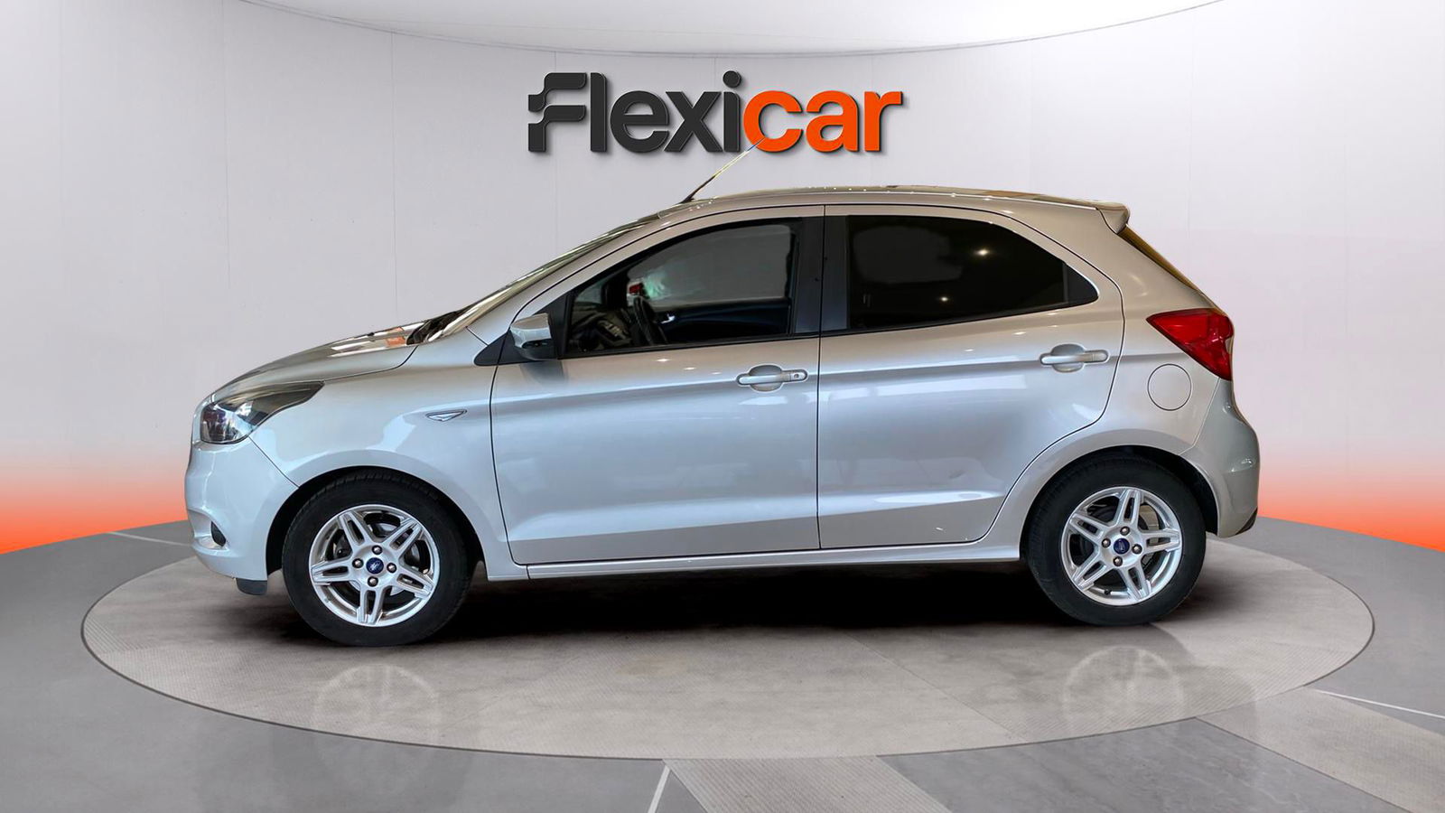 https://cdn-flexicar.caraffinity.it/public_appraisal_images_pro/images/stock/174675/RUmGVk7CJ7__WhatsApp Image 2025-08-13 at 16.17.08 (1).jpeg